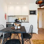 Designer 2Bed1Bath, Mins To Famed Ramiro Restaurant