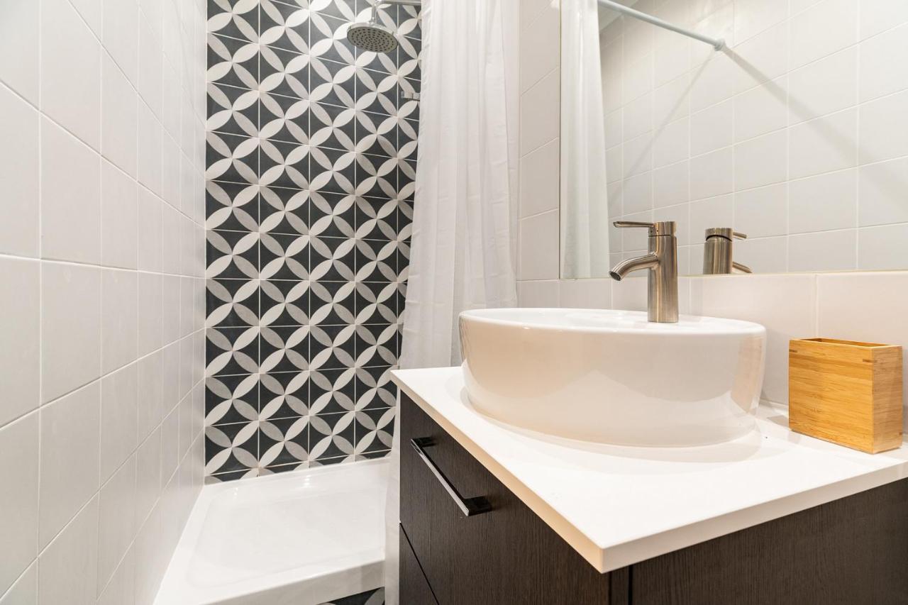 Designer 2bed1bath Mins To Famed Ramiro Restaurant Apartamento Lisboa